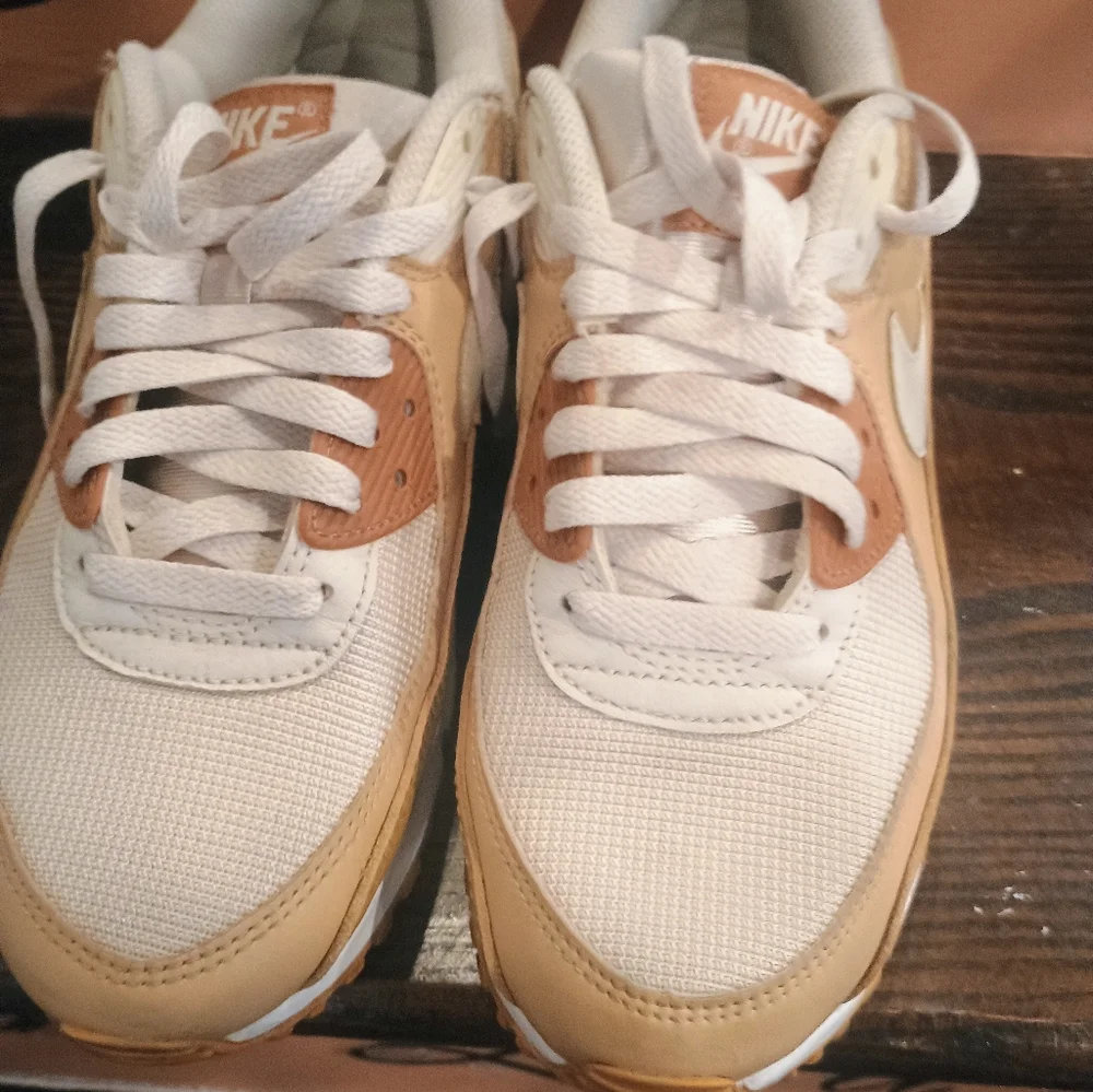 Nike Air Max Sneakers; White, Carmel and Tan. Barely Worn - Picture 6 of 8